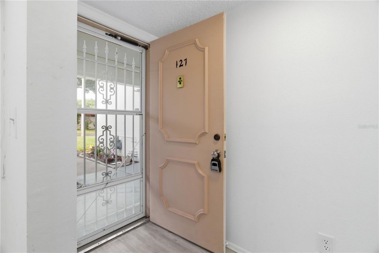 2060 Marilyn Street , Unit 127, Clearwater, FL 33765 Photo