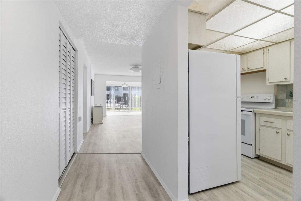 2060 Marilyn Street , Unit 127, Clearwater, FL 33765 Photo