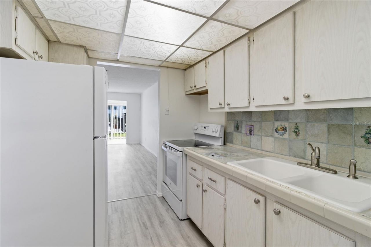 2060 Marilyn Street , Unit 127, Clearwater, FL 33765 Photo