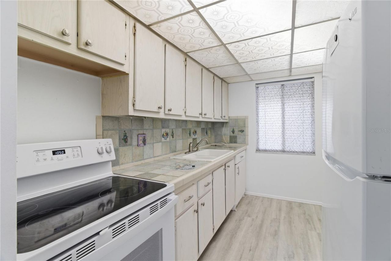 2060 Marilyn Street , Unit 127, Clearwater, FL 33765 Photo