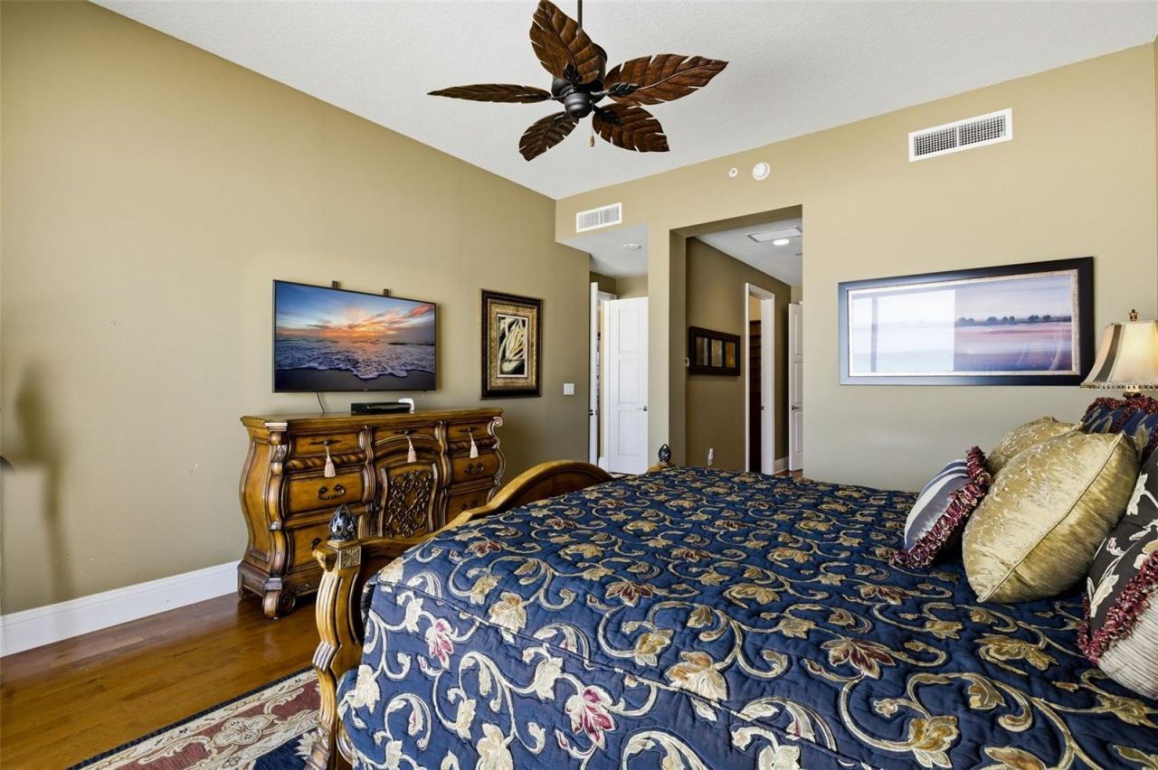 11 Baymont Street, Unit 302, Clearwater, FL 33767 Photo