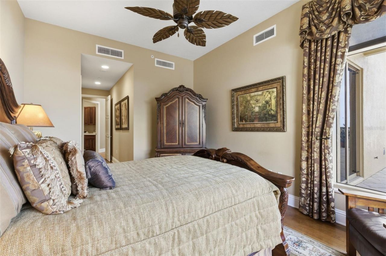 11 Baymont Street, Unit 302, Clearwater, FL 33767 Photo