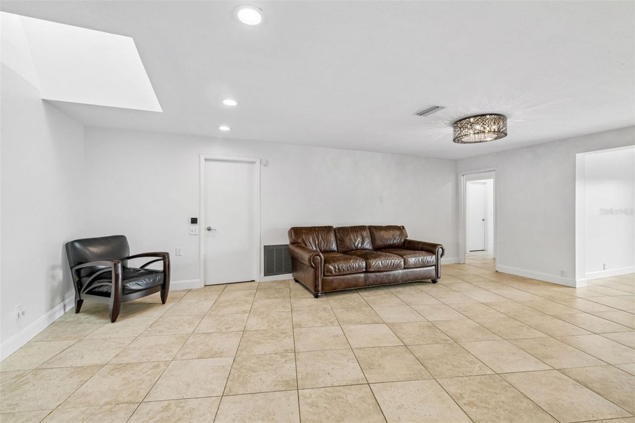 4213 Saltwater Boulevard, Tampa, FL 33615 Photo