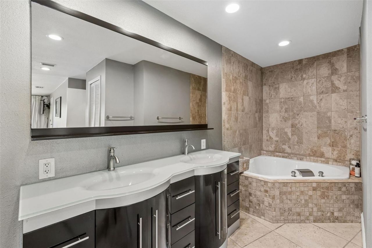 4213 Saltwater Boulevard, Tampa, FL 33615 Photo