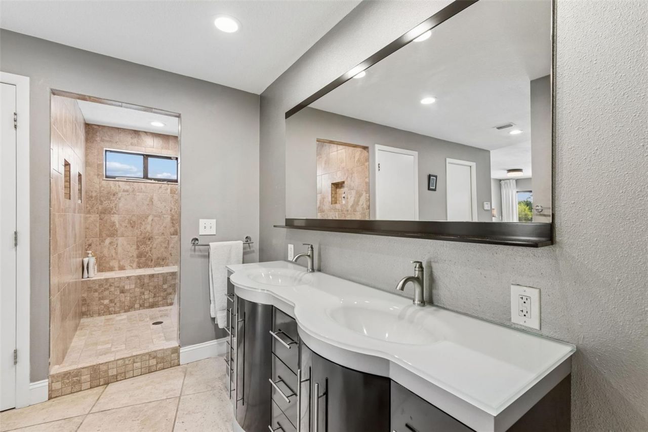 4213 Saltwater Boulevard, Tampa, FL 33615 Photo