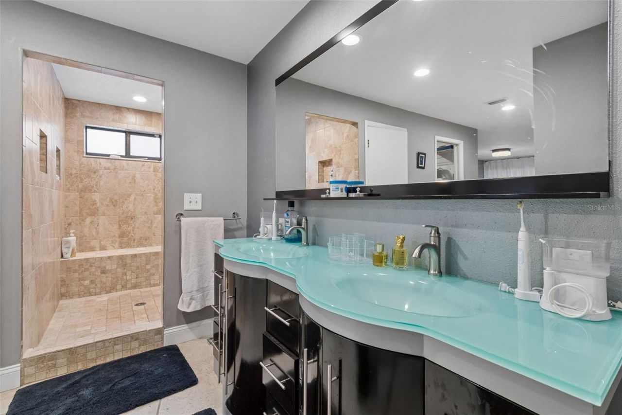 4213 Saltwater Boulevard, Tampa, FL 33615 Photo