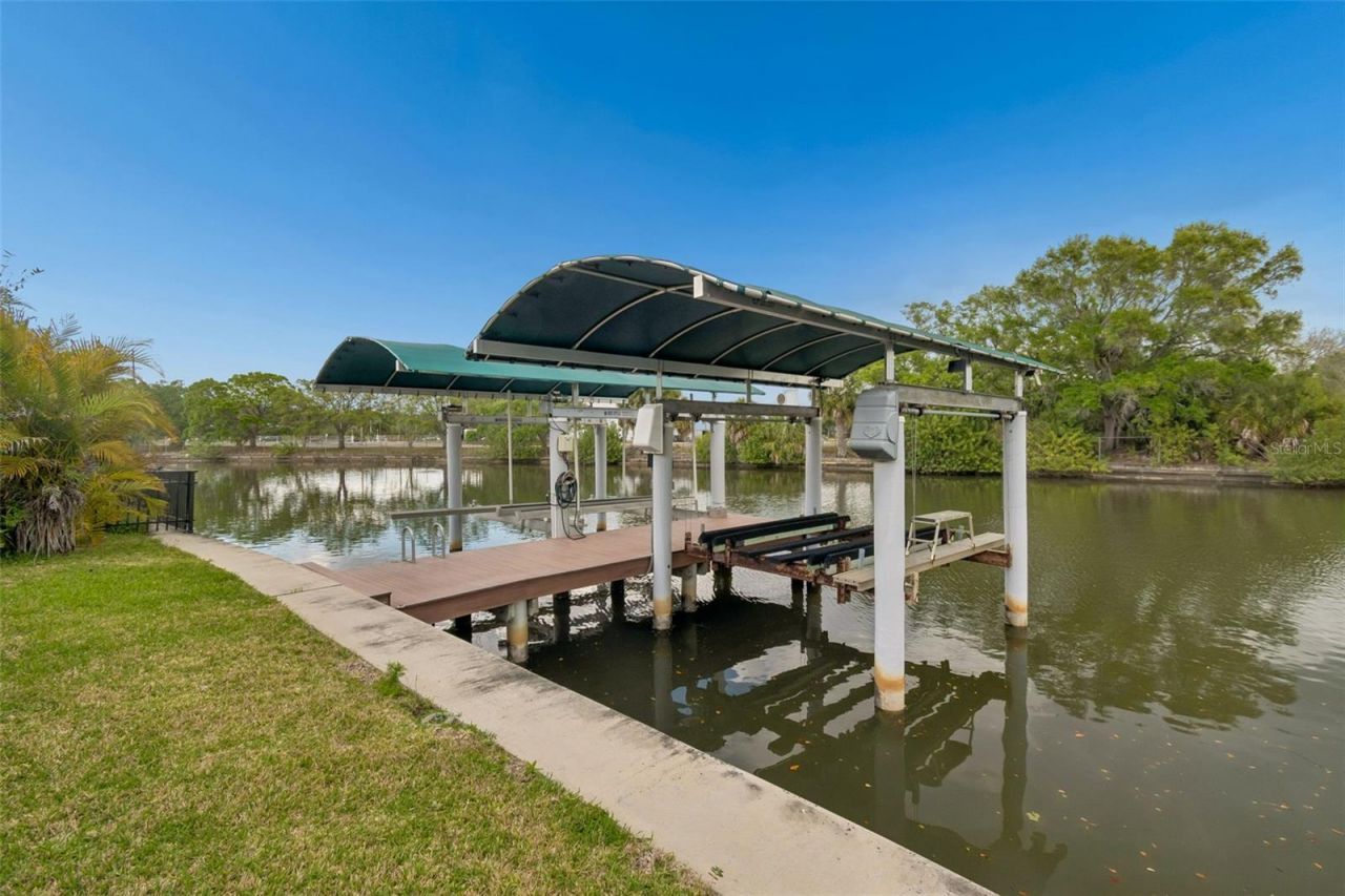 4213 Saltwater Boulevard, Tampa, FL 33615 Photo