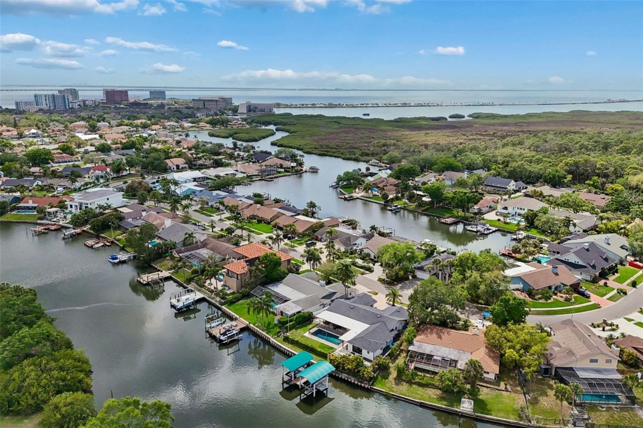 4213 Saltwater Boulevard, Tampa, FL 33615 Photo