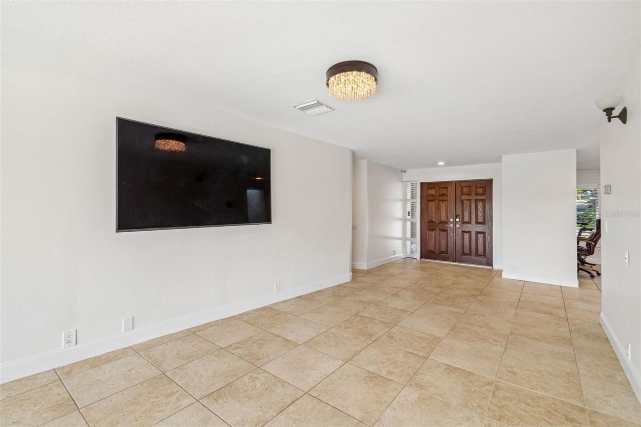 4213 Saltwater Boulevard, Tampa, FL 33615 Photo