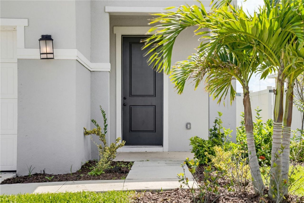 9395 Sandy Bluffs Circle, Parrish, FL 34219 Photo