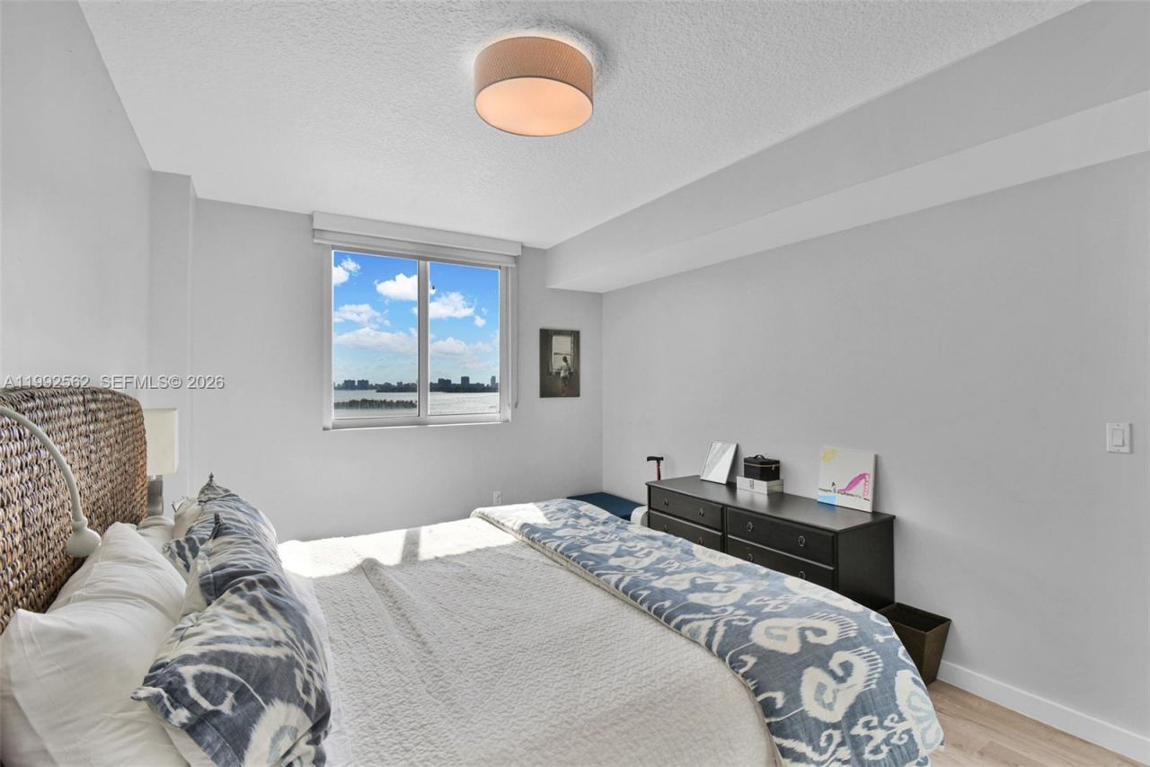 601 NE 23rd St , Unit 1403, Miami, FL 33137 Photo