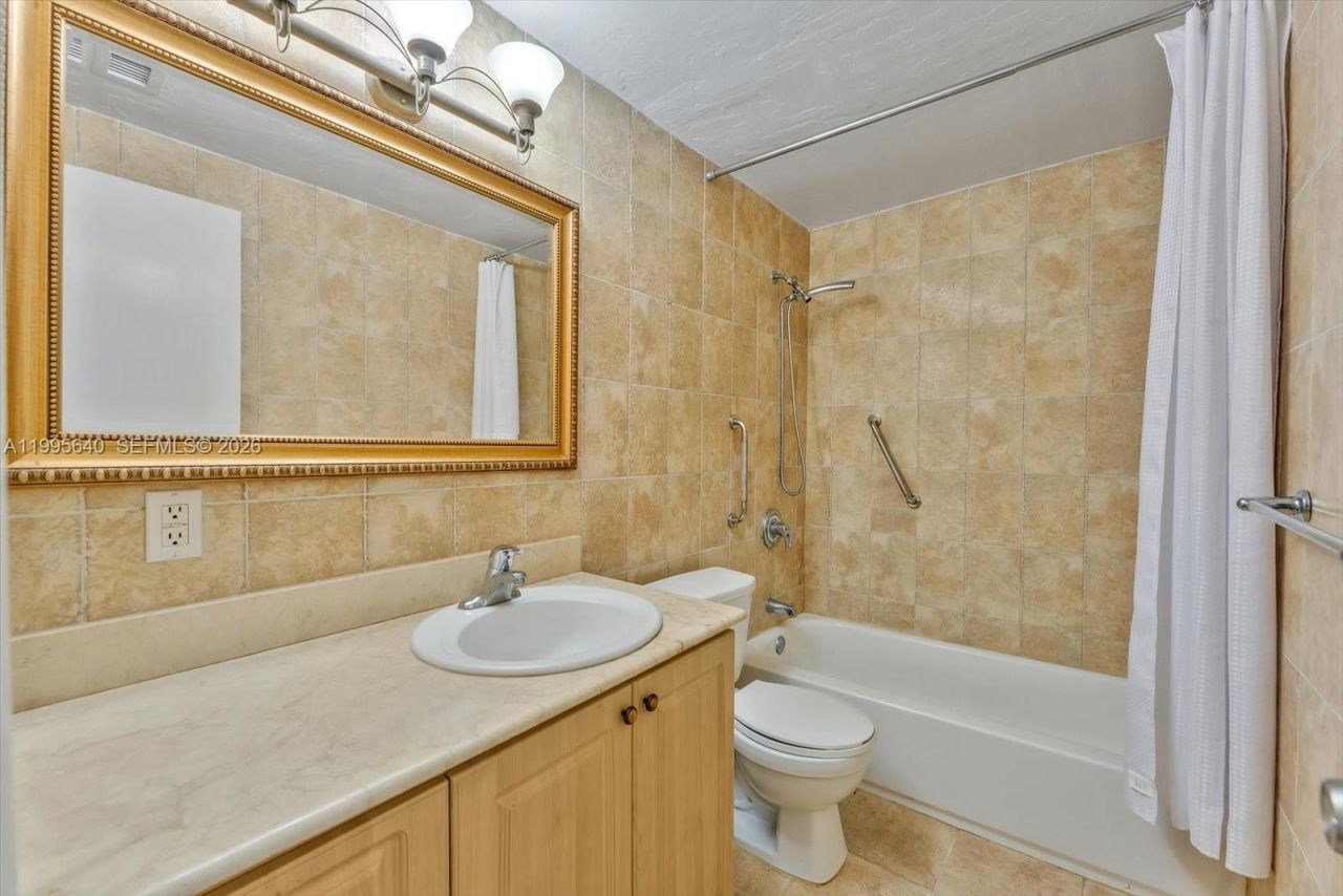 9260 Bay Harbor Ter, Unit 3, Bay Harbor Islands, FL 33154 Photo