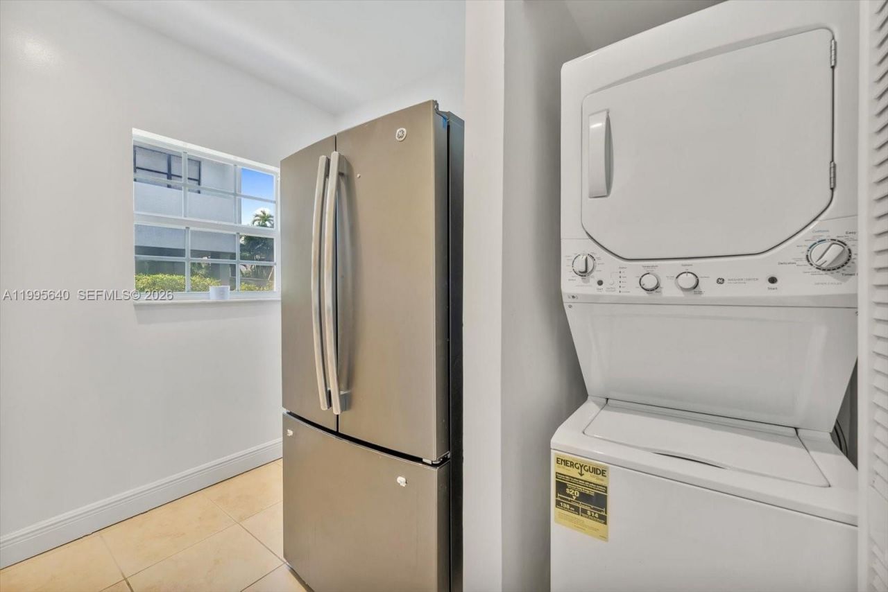 9260 Bay Harbor Ter, Unit 3, Bay Harbor Islands, FL 33154 Photo