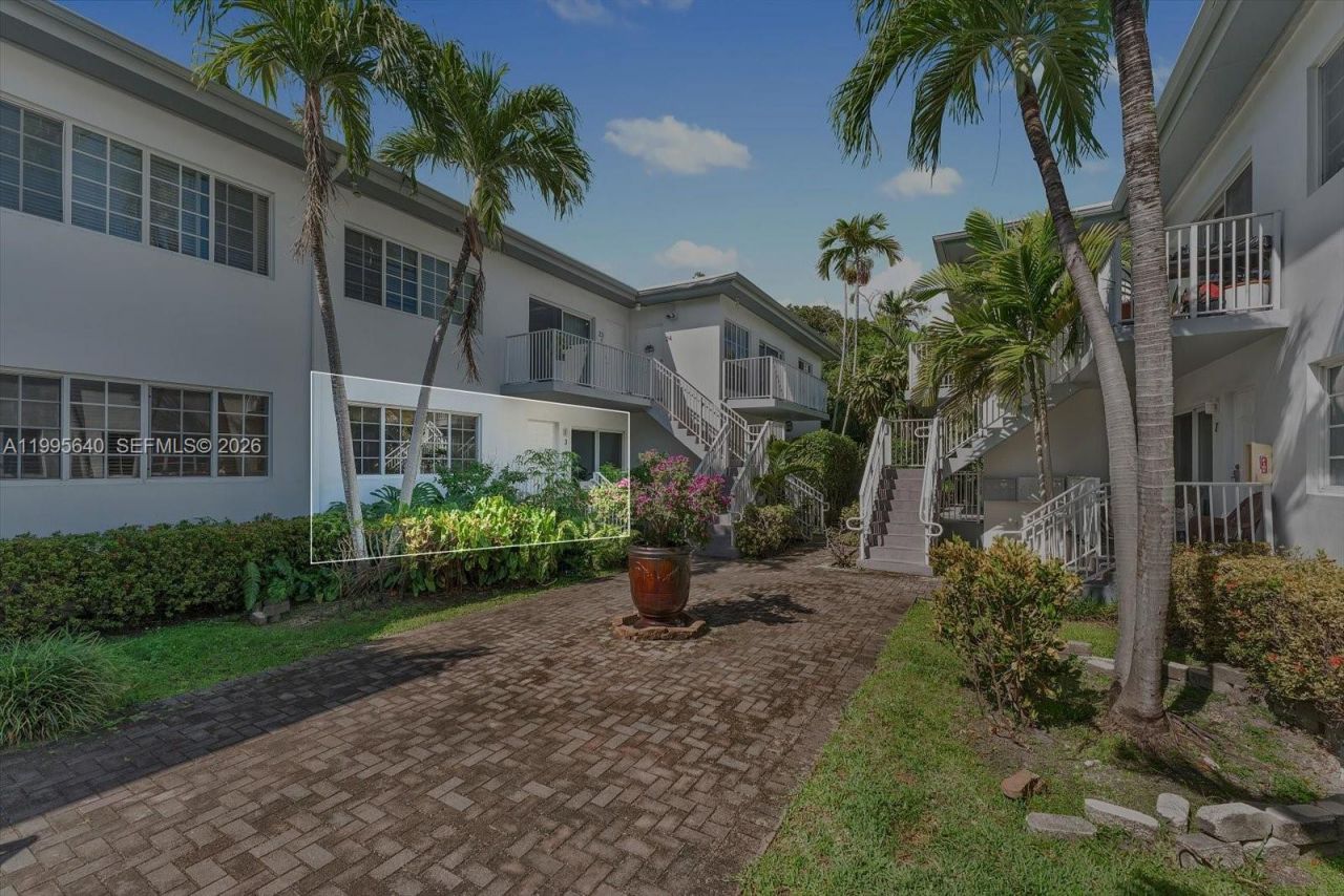 9260 Bay Harbor Ter, Unit 3, Bay Harbor Islands, FL 33154 Photo