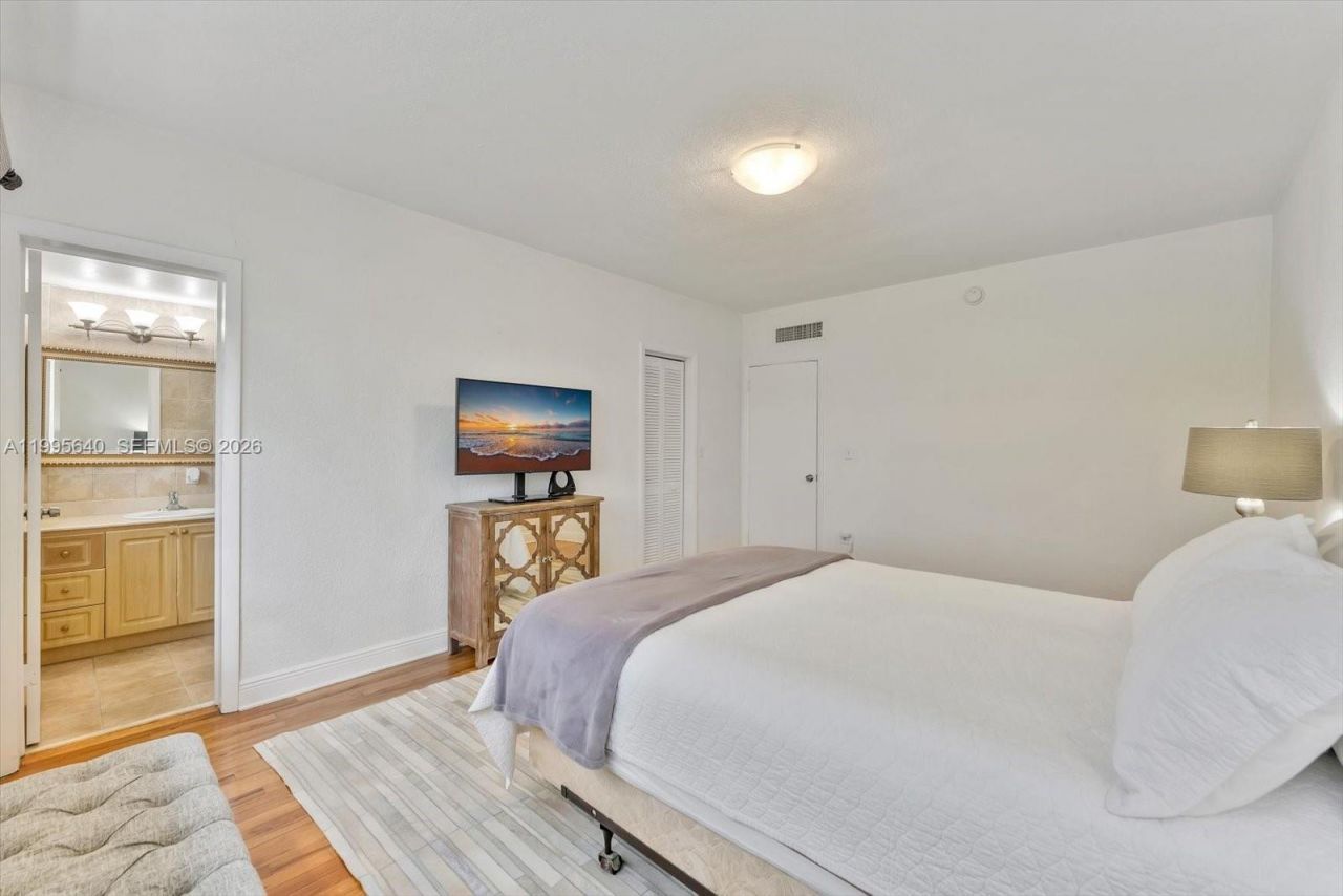 9260 Bay Harbor Ter, Unit 3, Bay Harbor Islands, FL 33154 Photo