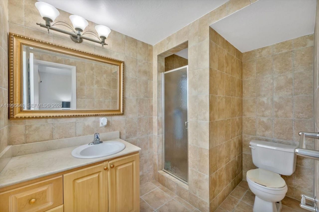 9260 Bay Harbor Ter, Unit 3, Bay Harbor Islands, FL 33154 Photo