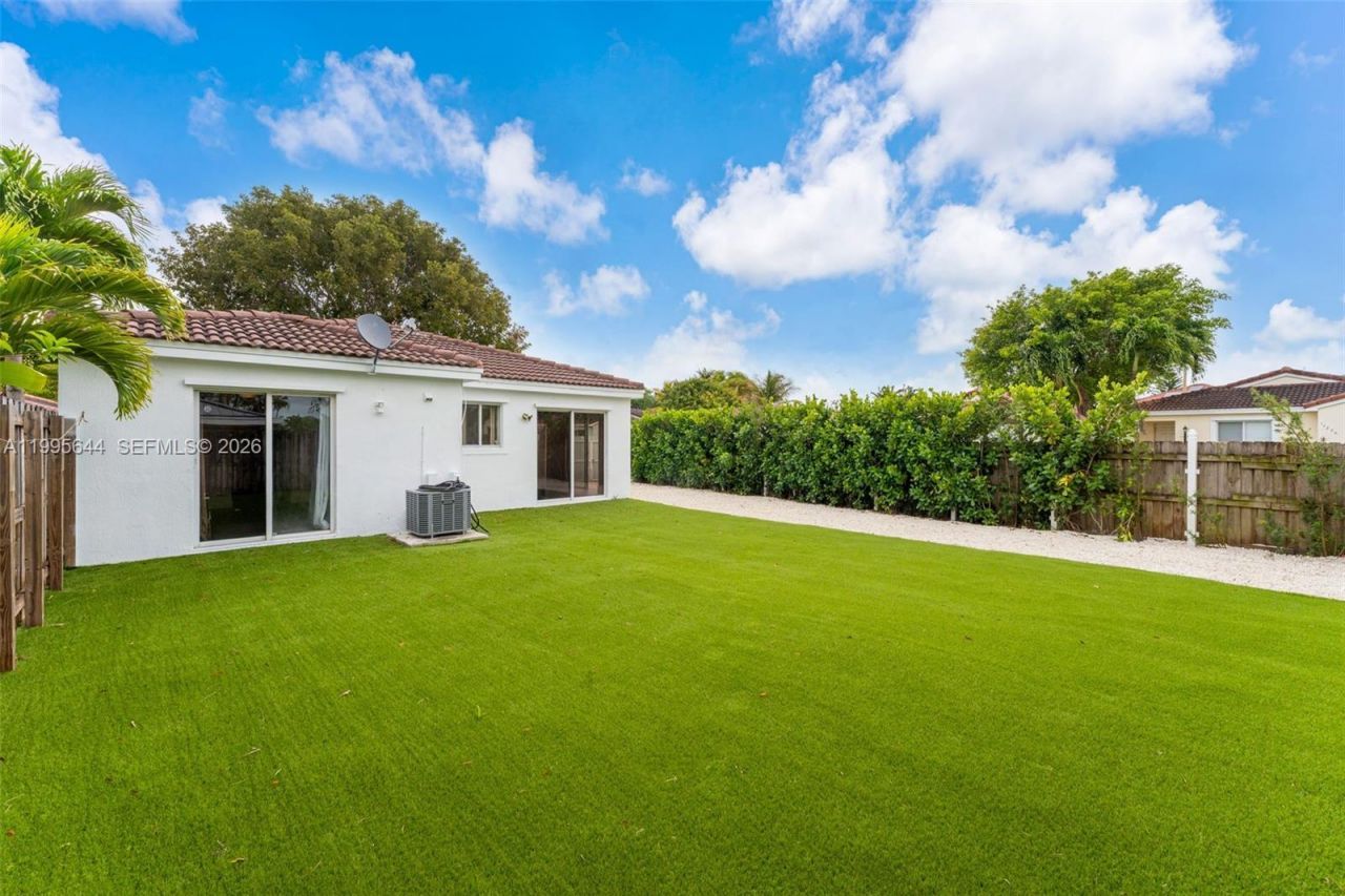 17570 SW 142nd Ct, Miami, FL 33177 Photo