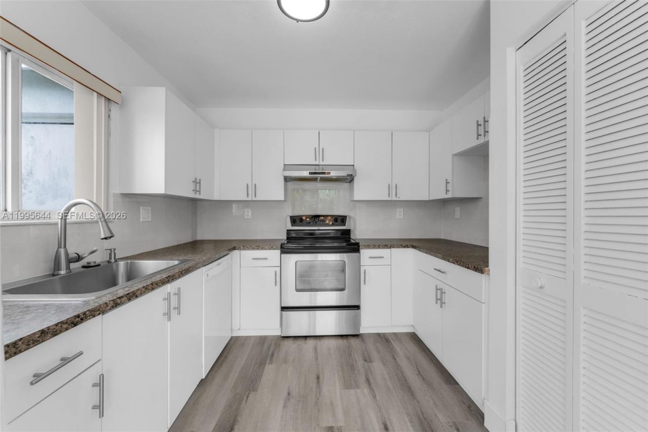 17570 SW 142nd Ct, Miami, FL 33177 Photo