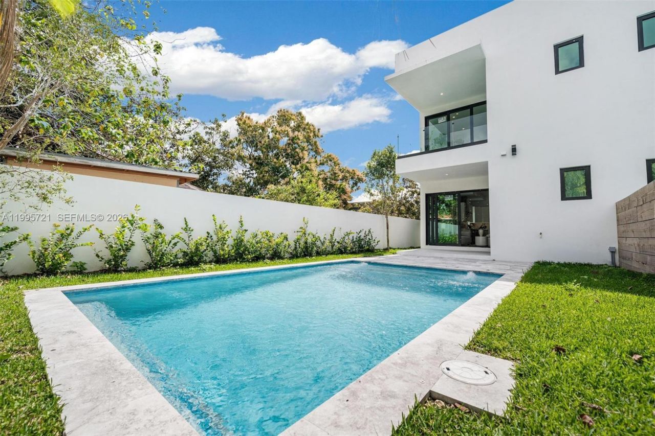 2941 SW 21st St, Unit 3, Miami, FL 33145 Photo