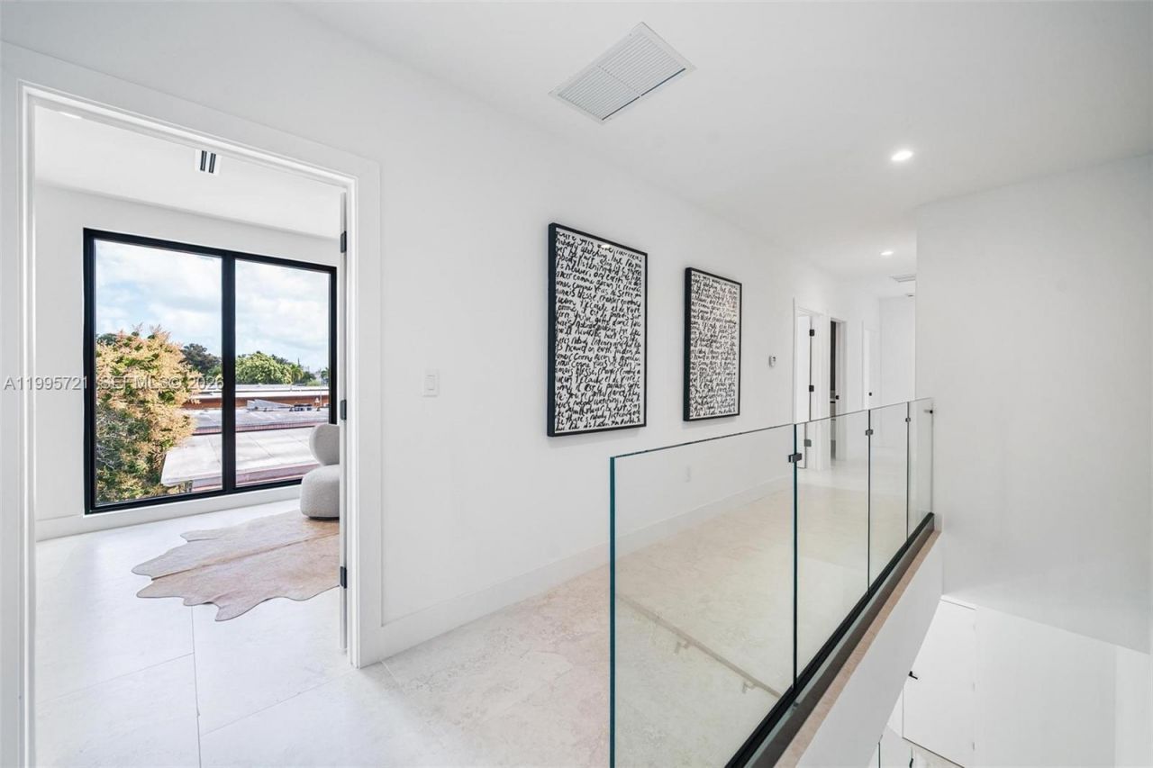 2941 SW 21st St, Unit 3, Miami, FL 33145 Photo