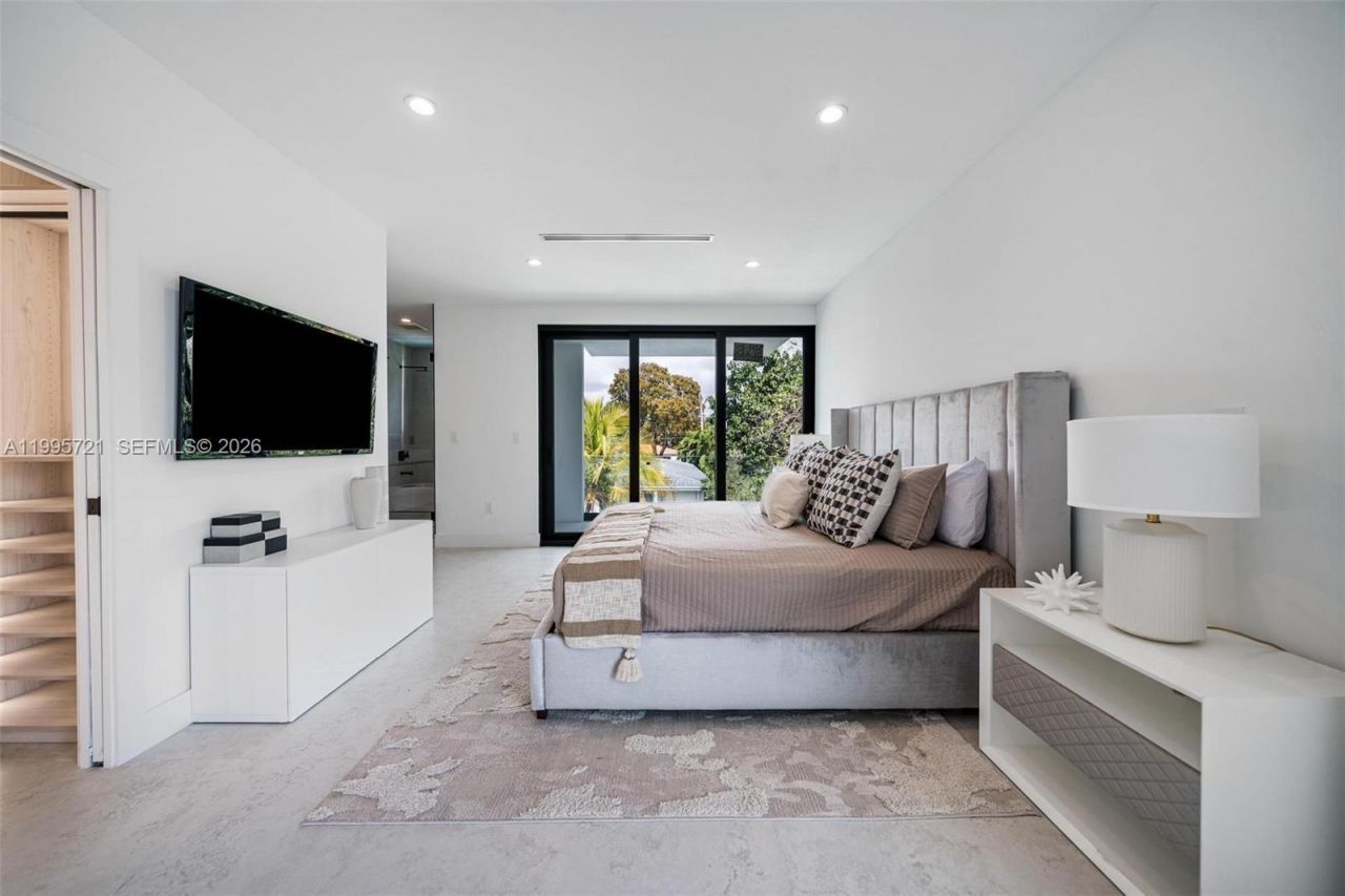 2941 SW 21st St, Unit 3, Miami, FL 33145 Photo