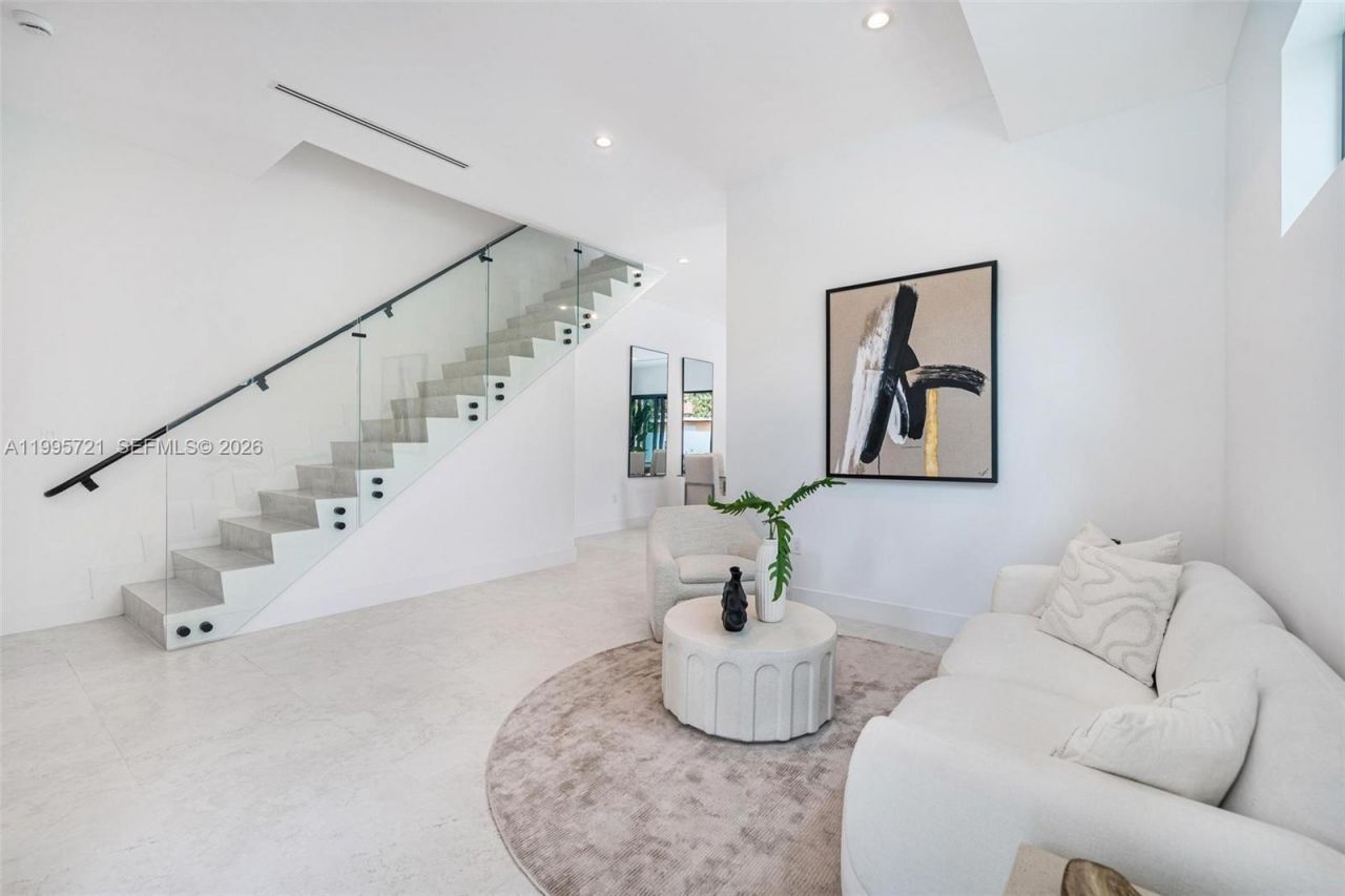 2941 SW 21st St, Unit 3, Miami, FL 33145 Photo