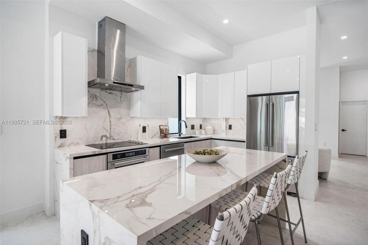 2941 SW 21st St, Unit 3, Miami, FL 33145 Photo