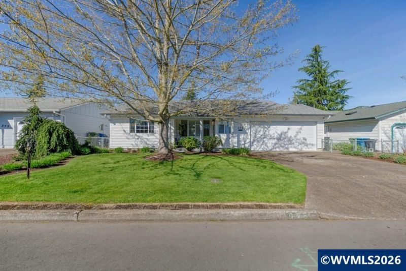 575 N Cascade Dr, Woodburn, OR 97071 Main Photo