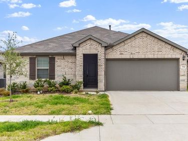 752 Cedarbrook Drive, Fort Worth, TX 76131