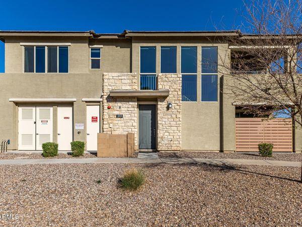 675 E GINKO Avenue, Unit 201, Gilbert, AZ 85297