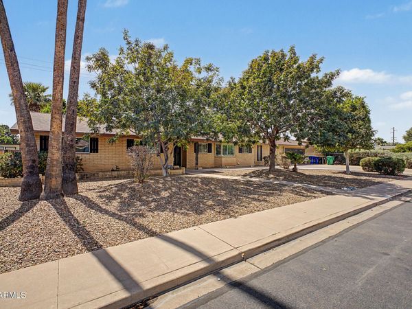 1701 E GREENWAY Street, Mesa, AZ 85203