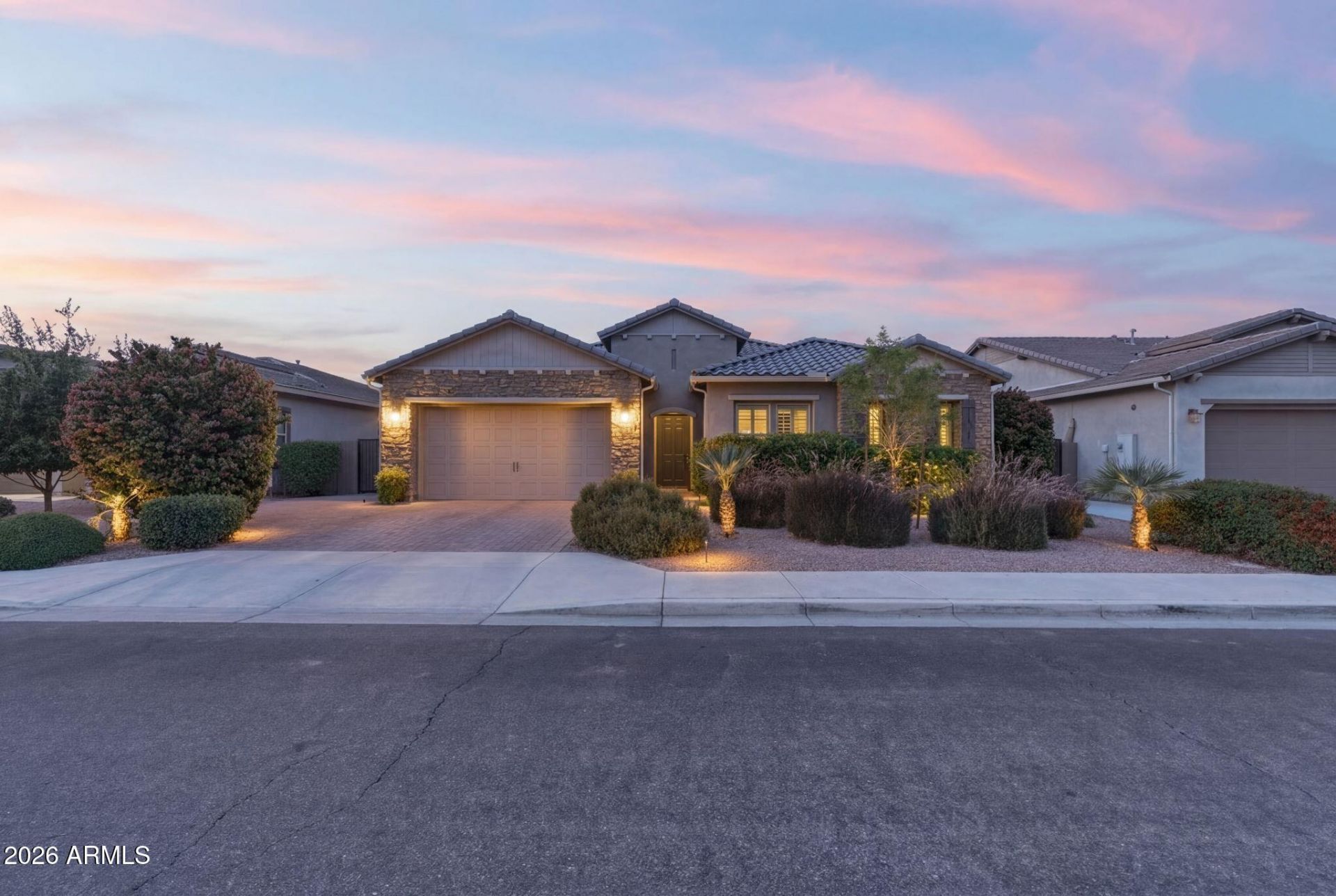 1104 E Knightsbridge Way, Gilbert, AZ 85297 Main Photo