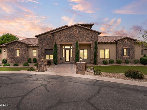 2471 E ROBIN Court, Gilbert, AZ 85296