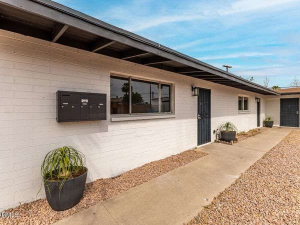 1321 N 48TH Place, Phoenix, AZ 85008