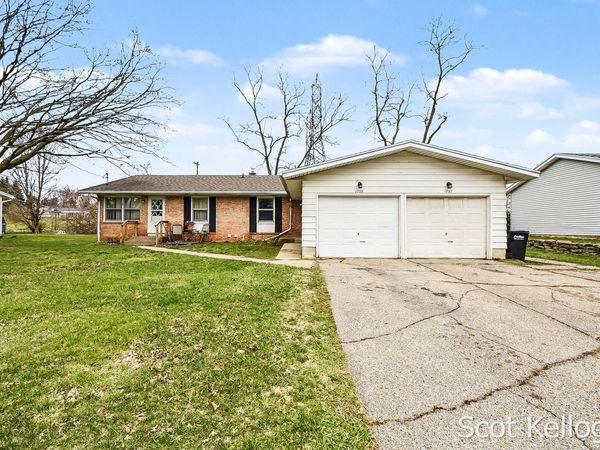 1735-1737 Sunny Creek Street SE, Kentwood, MI 49508