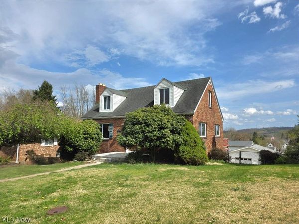 1018 Jackson Avenue , Parkersburg, WV 26101