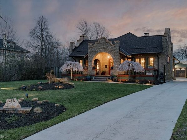 12973 Clifton Boulevard , Lakewood, OH 44107