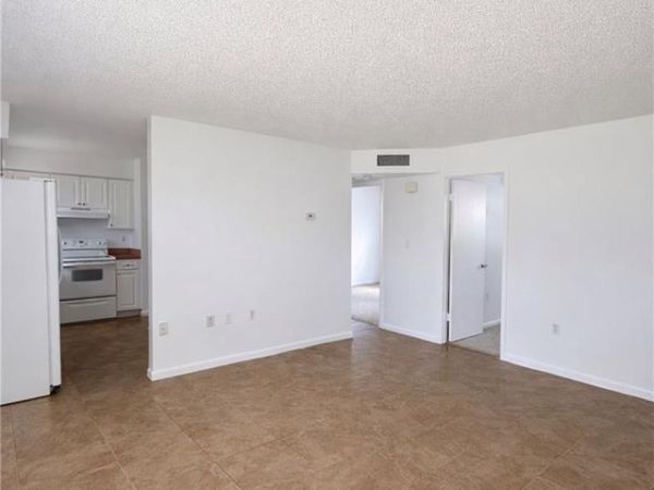 3325 Airport RD N, Unit T4, NAPLES, FL 34105