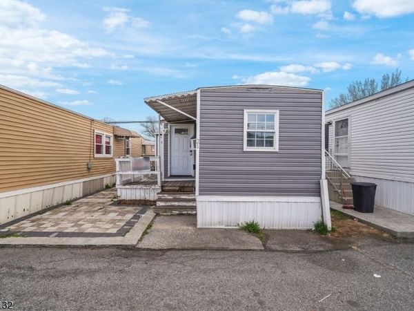 21 Helen, Moonachie, NJ 07074