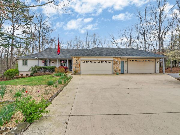 110 Bradford Lane, Crossville, TN 38558