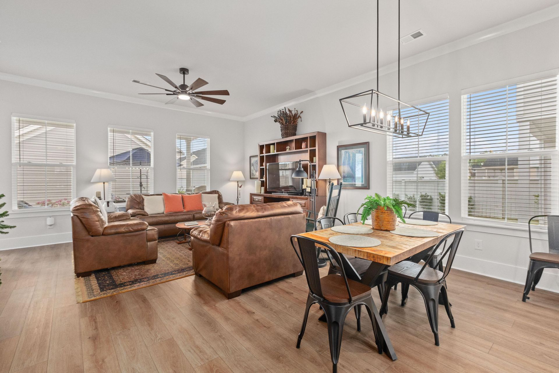 704 Triangle Lane Photo 28