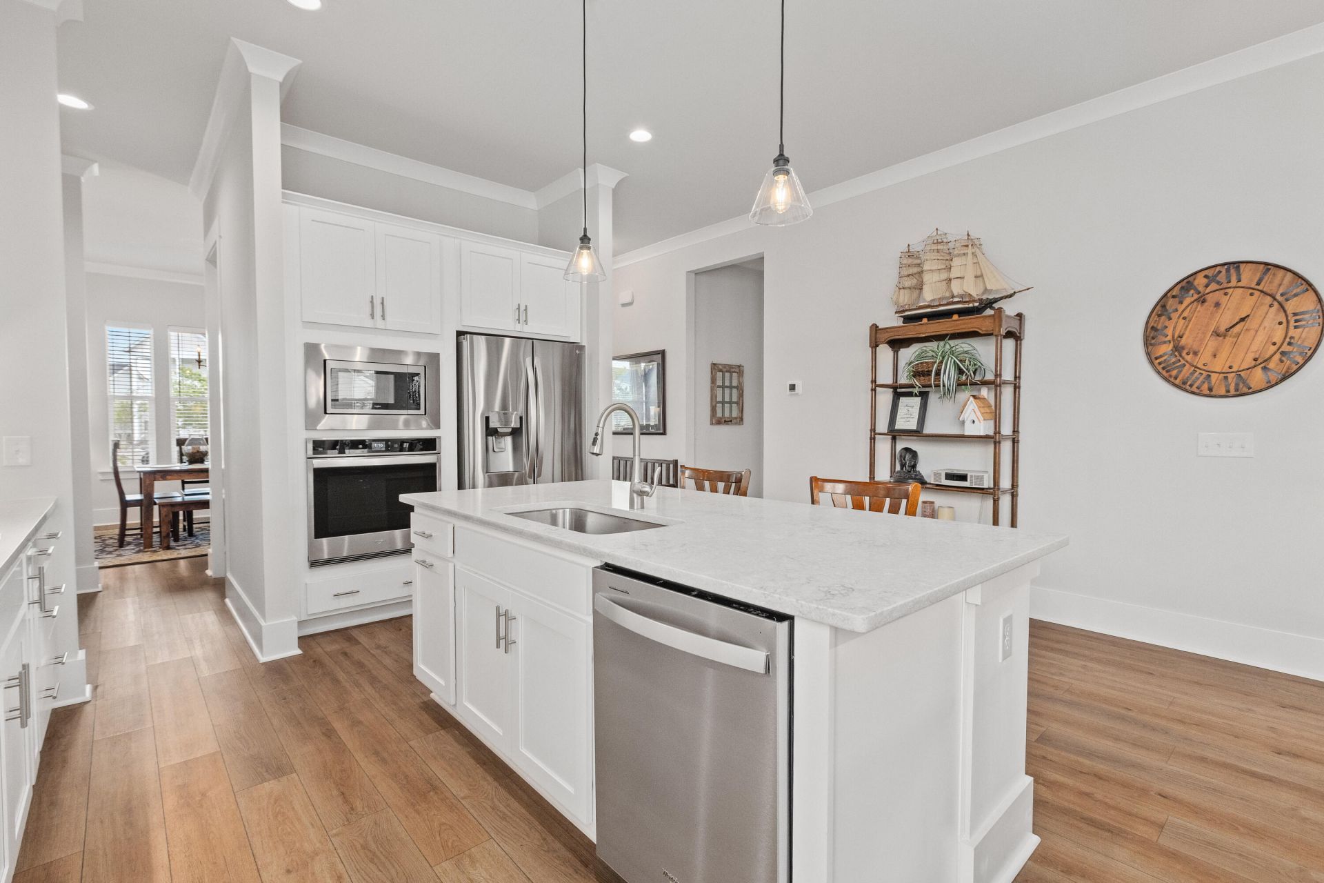 704 Triangle Lane Photo 32