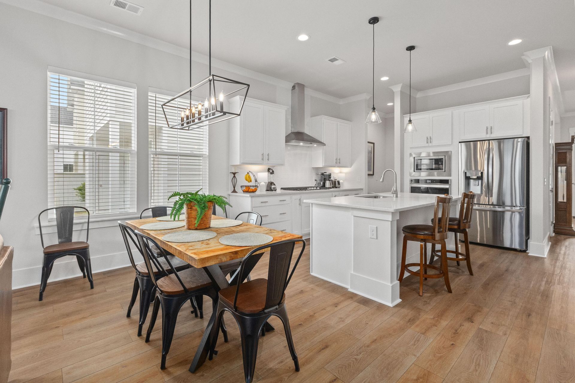 704 Triangle Lane Photo 33