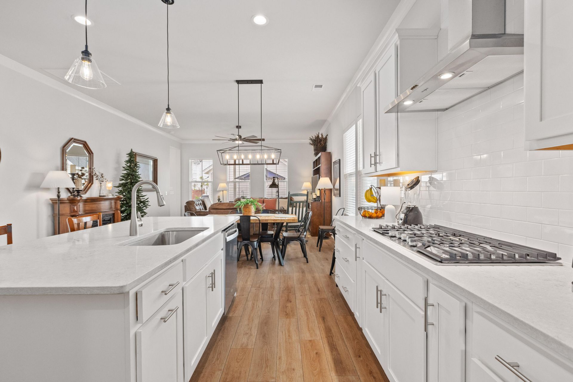 704 Triangle Lane Photo 8