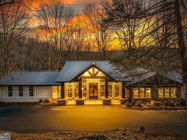 166 Red Oak Lane, Mccaysville, GA 30555