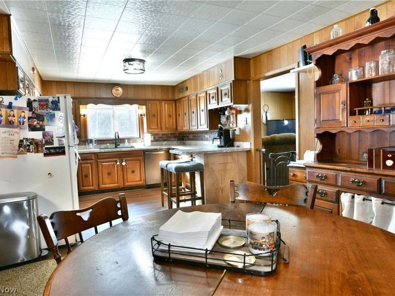 3682 Ridge Road, Cortland, OH 44410 Photo 11