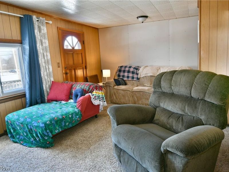 3682 Ridge Road, Cortland, OH 44410 Photo 4