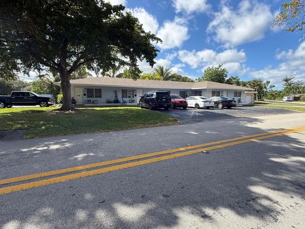 826 NE 16th Street, Fort Lauderdale, FL 33304
