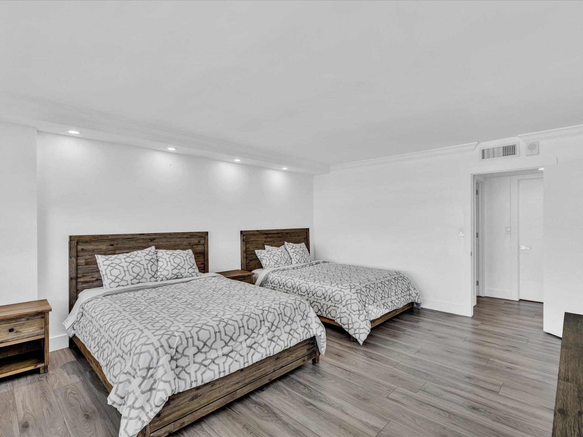 4300 N Ocean Boulevard, Unit 7h, Fort Lauderdale, FL 33308 Photo