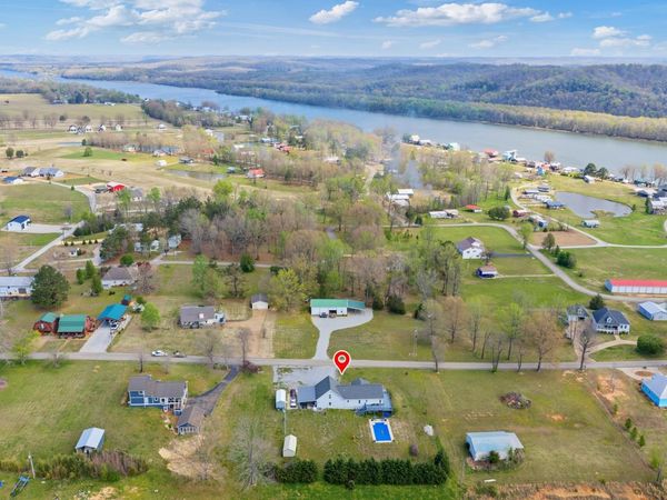 198 YARBRO HARBOR DR, Decaturville, TN 38329